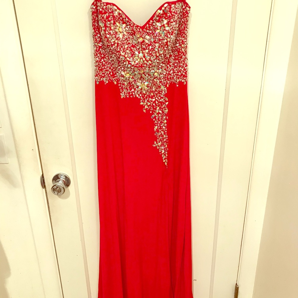 Red Prom dress